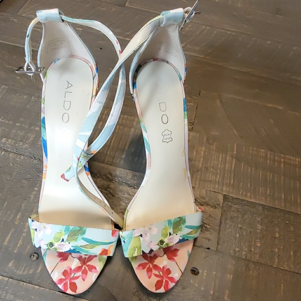 Floral print sandals